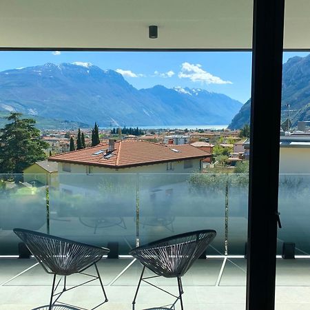 Visioni Lake View Boutique Rooms & Breakfast - Adults Friendly Riva del Garda Exteriör bild