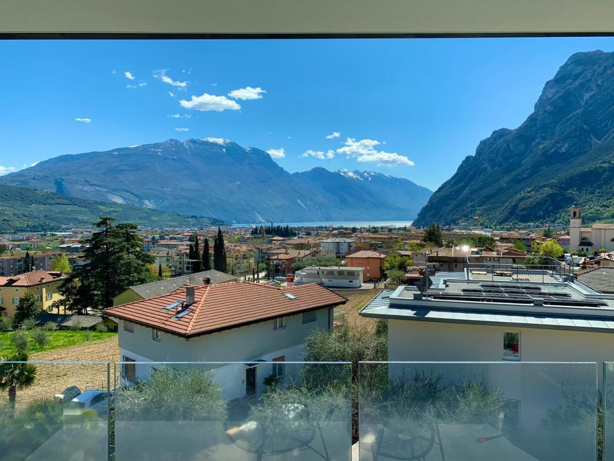 Visioni Lake View Boutique Rooms & Breakfast - Adults Friendly Riva del Garda Exteriör bild