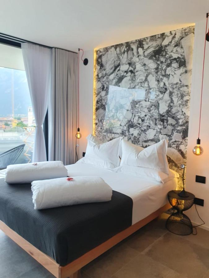 Visioni Lake View Boutique Rooms & Breakfast - Adults Friendly Riva del Garda Exteriör bild