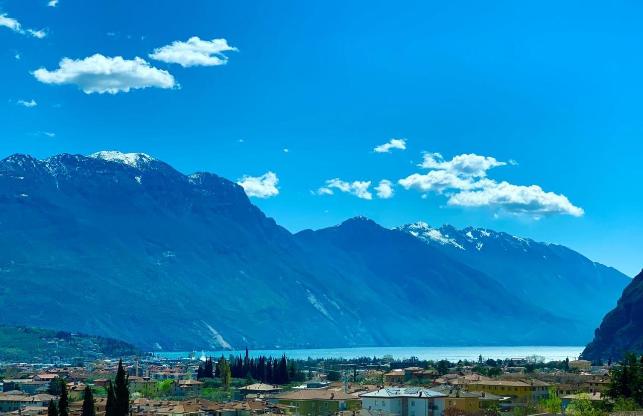 Visioni Lake View Boutique Rooms & Breakfast - Adults Friendly Riva del Garda Exteriör bild